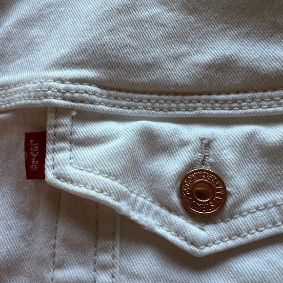 EUC White Original Levi Strauss Trucker Jacket with Copper Colored Buttons (C1) - Picture 3 of 6